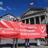 Manifestacje w Madrycie przeciwko ustawie o eutanazji.