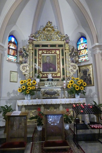 W kaplicy św. Józefa Bilczewskiego.
