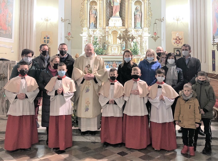 Luszowice. Święta służba przy ołtarzu