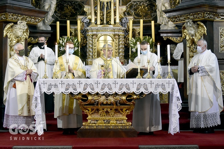 Msza św. w uroczystość św. Józefa Obl. NMP w świdnickiej katedrze.