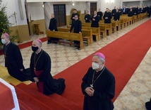 Pierwsza wizyta bp. Marka Solarczyka jako ordynariusza radomskiego w kaplicy Wyższego Seminarium Duchownego w Radomiu (5 stycznia 2021 r.).