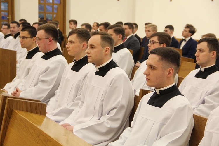 Nowi lektorzy i akolici w tarnowskim seminarium