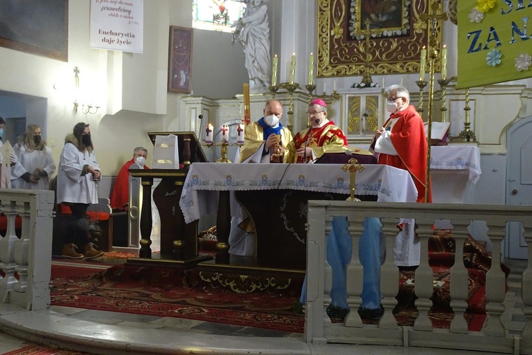 Otwarcie drzwi świętych w Konradowie