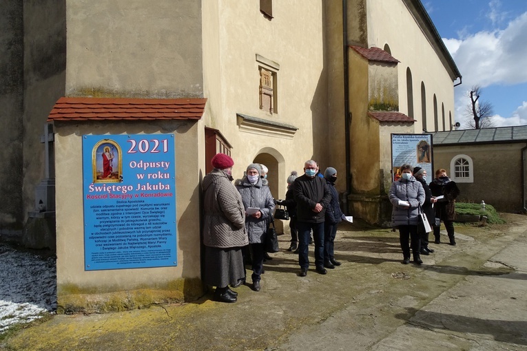 Otwarcie drzwi świętych w Konradowie