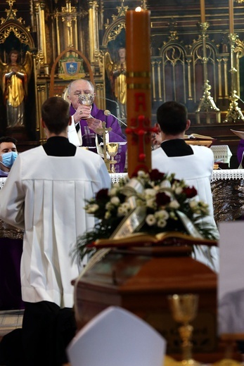 Pogrzeb śp. biskupa Gerarda Kusza - Msza w katedrze