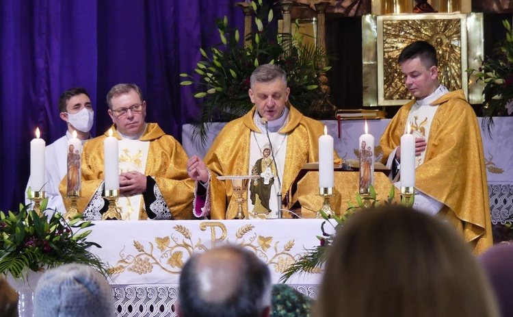 Uroczystość św. Józefa na Złotych Łanach z bp. Romanem Pindlem