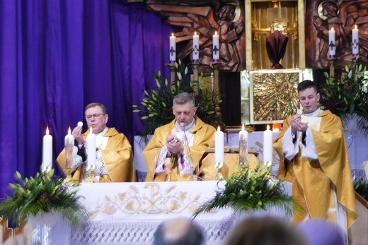 Uroczystość św. Józefa na Złotych Łanach z bp. Romanem Pindlem