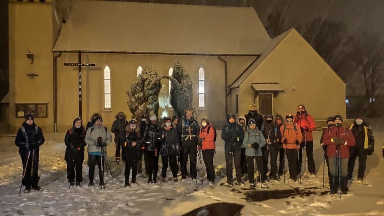 Uczestnicy głuszyckiej EDK tuż przed wyjściem.