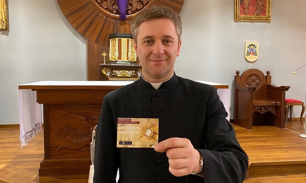 - Tegoroczna intencja brzmi: "Aby Pan przymnażał wiary szafarzom Eucharystii" - mówi ks. Jan Uchwat, ojciec duchowny GSD.
