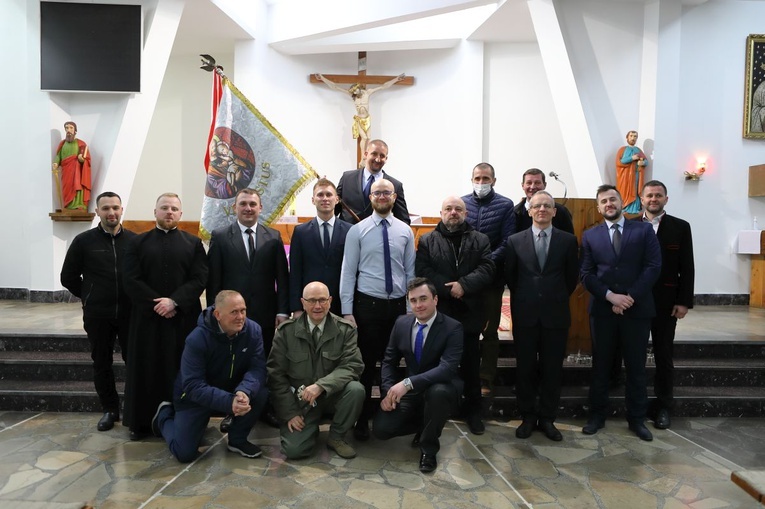 Sztandar Męskiej Grupy Apostolskiej z Krościenka