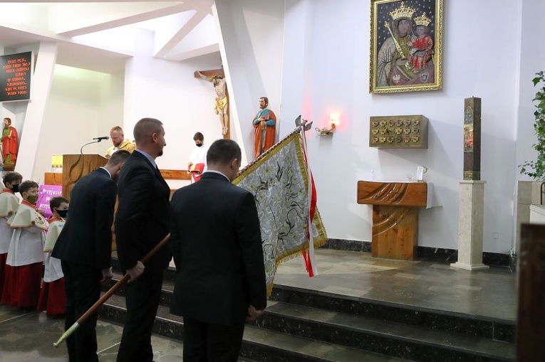 Sztandar Męskiej Grupy Apostolskiej z Krościenka