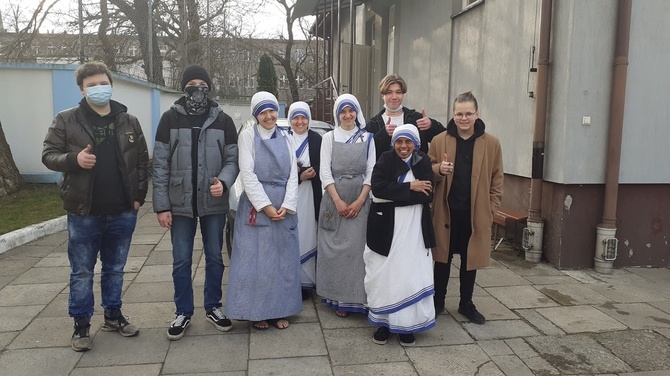 Siemianowice Śl. Uczniowie przygotowali posiłki dla ubogich