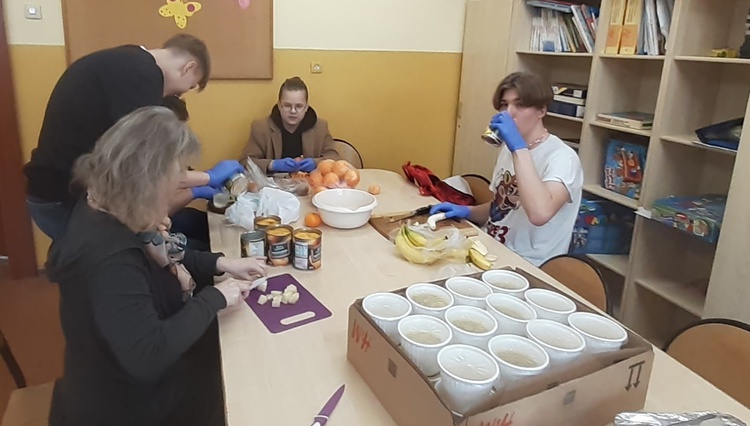 Akcja "Dar Serca - posiłek dla bezdomnych"