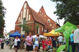 	Jarmarki, koncerty, festiwale organowe czy loty balonów to tylko niektóre z wydarzeń kulturalnych przyciągających w to miejsce.