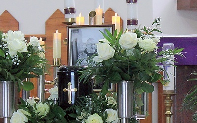 	Uroczystość pogrzebowa w parafii św. Wojciecha.