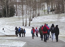 Pątnicy pokonali 15-kilometrowy odcinek trasy.