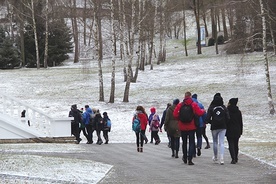 Pątnicy pokonali 15-kilometrowy odcinek trasy.