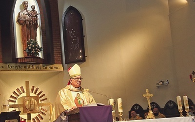 ▼	Biskup zwrócił uwagę, że postawa świętego jest wzorem dla współczesnych chrześcijan.