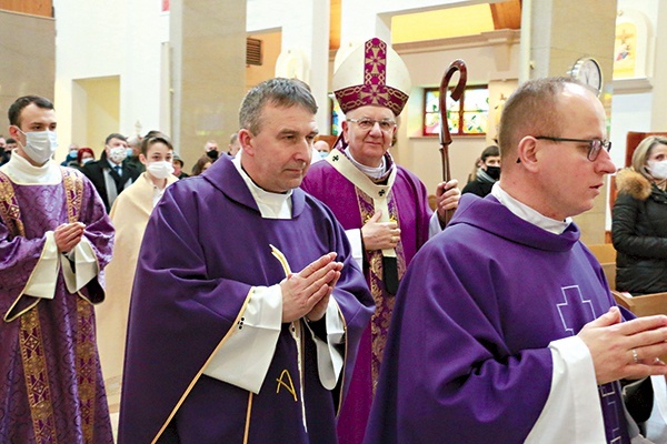 ▲	Mszy dziękczynnej przewodniczył abp Stanisław Budzik.