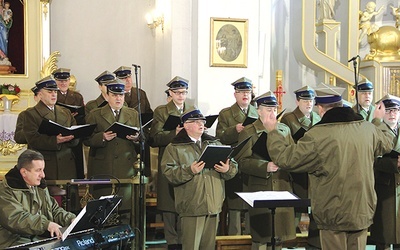 Parafianie usłyszeli w wykonaniu chóru m.in. Gorzkie Żale.