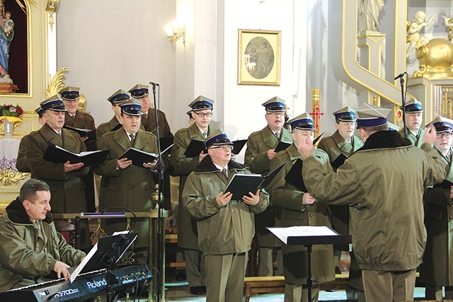 Parafianie usłyszeli w wykonaniu chóru m.in. Gorzkie Żale.