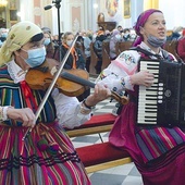 Kamilla Biniek-Kaczorowska z mamą Haliną.