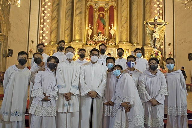 Wspólnota ministrancka w parafii św. Augustyna w Manili. To najstarsza parafia na Filipinach