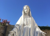 Maryja zajmuje uprzywilejowane miejsce w modlitwie chrześcijan