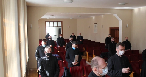 Dyplomowani proboszczowie