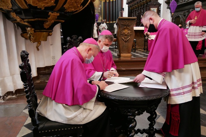 Kanoniczne objęcie archidiecezji gdańskiej przez abp. Wojdę