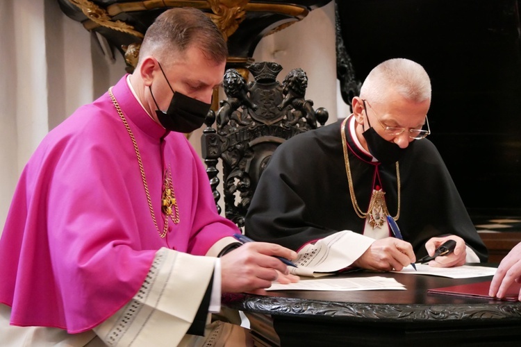 Kanoniczne objęcie archidiecezji gdańskiej przez abp. Wojdę