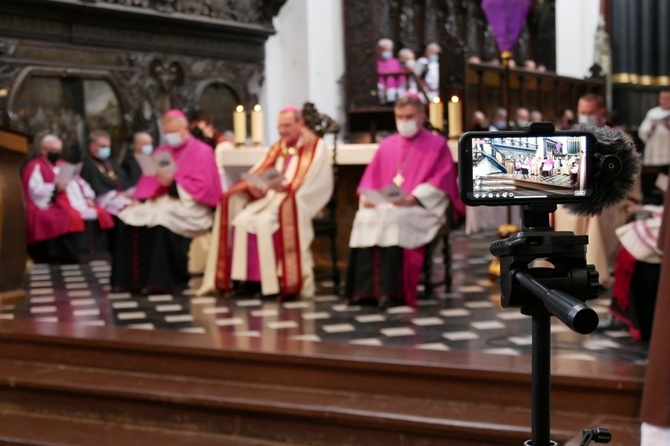 Kanoniczne objęcie archidiecezji gdańskiej przez abp. Wojdę