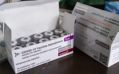W piątek do Polski dotarło 74 tys. szczepionek AstraZeneca
