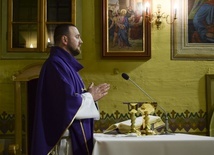 - Trud wędrowania ofiarujmy na ołtarzu Panu Jezusowi - mówił ks. Piotr Tajak.