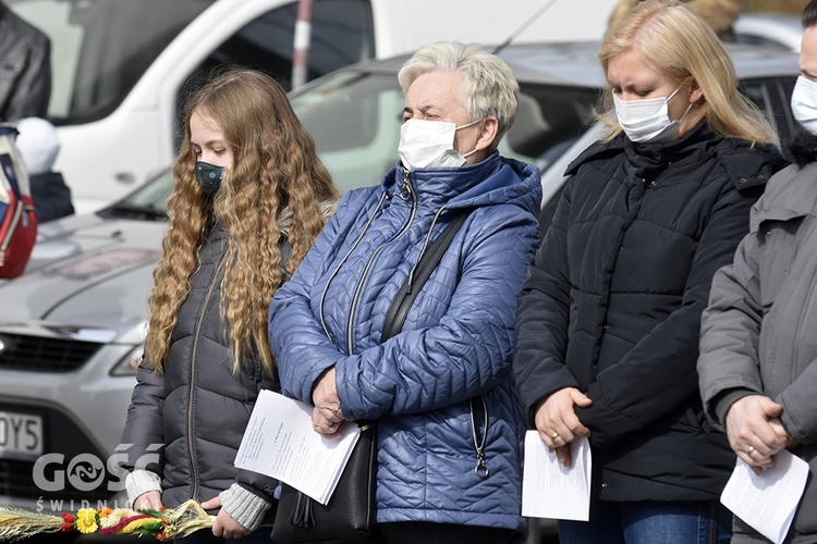 Niedziela Palmowa w ogrodzie parafii Najświętszego Serca Pana Jezusa