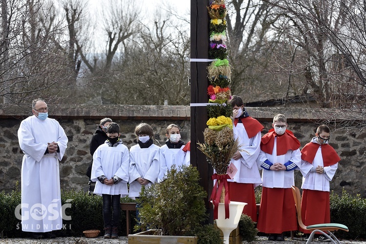 Niedziela Palmowa w ogrodzie parafii Najświętszego Serca Pana Jezusa