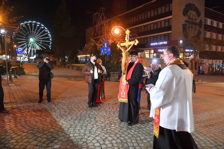 Droga Krzyżowa na Krupówkach w Zakopanem