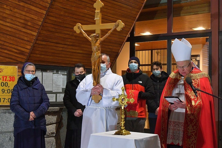 Droga Krzyżowa na Krupówkach w Zakopanem