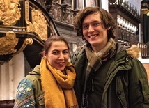 ▲	Akt konwersji odbył się na początku marca w archikatedrze oliwskiej. Na zdjęciu Ryan z żoną Natalią.