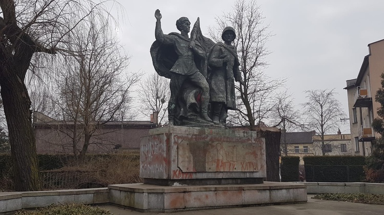 Czechowice-Dziedzice. Pomnik braterstwa broni zniknie z centrum miasta