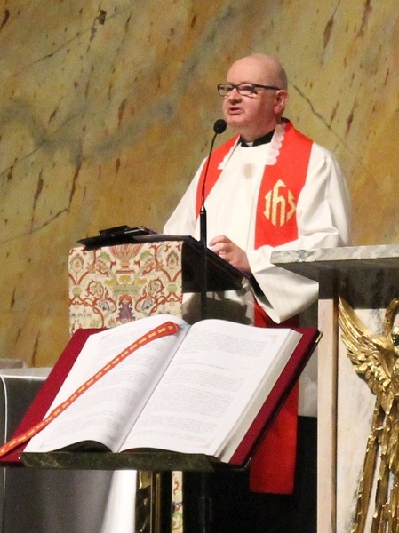 O relikwiach chrystologicznych w bielskim Sercu