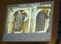Tunika z Argenteuil - jedna z relikwii chrystologicznych.