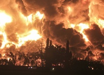 Indonezja: Co najmniej 500 osób ewakuowano z terenów przy płonącej rafinerii