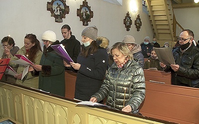 Pieśni ku czci Cieśli z Nazaretu odśpiewano w Lubiechowie.