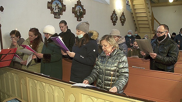 Pieśni ku czci Cieśli z Nazaretu odśpiewano w Lubiechowie.