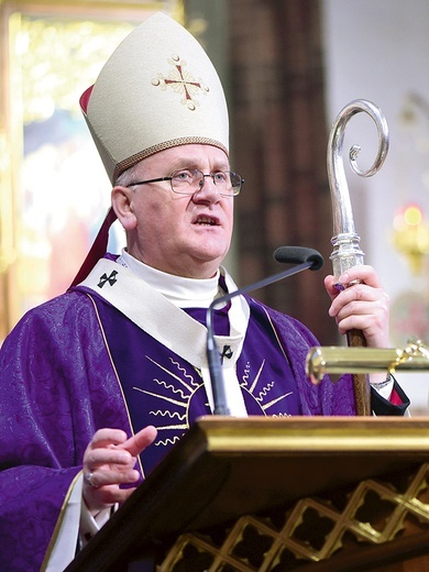	– To forma udziału świeckich w Kościele – przypomina abp Józef Górzyński.