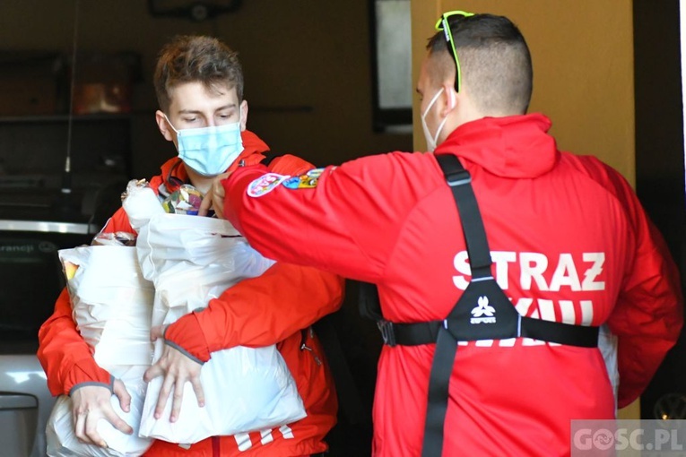 Głogów. Paczka dla samotnego seniora