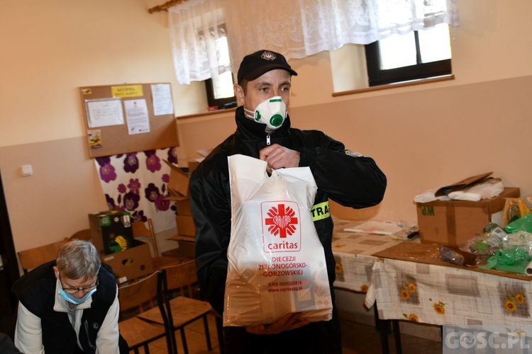 Głogów. Paczka dla samotnego seniora