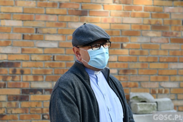 Głogów. Paczka dla samotnego seniora