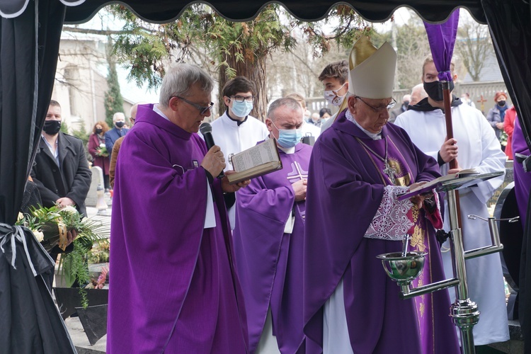 Pogrzeb śp. ks. Karola Sikory